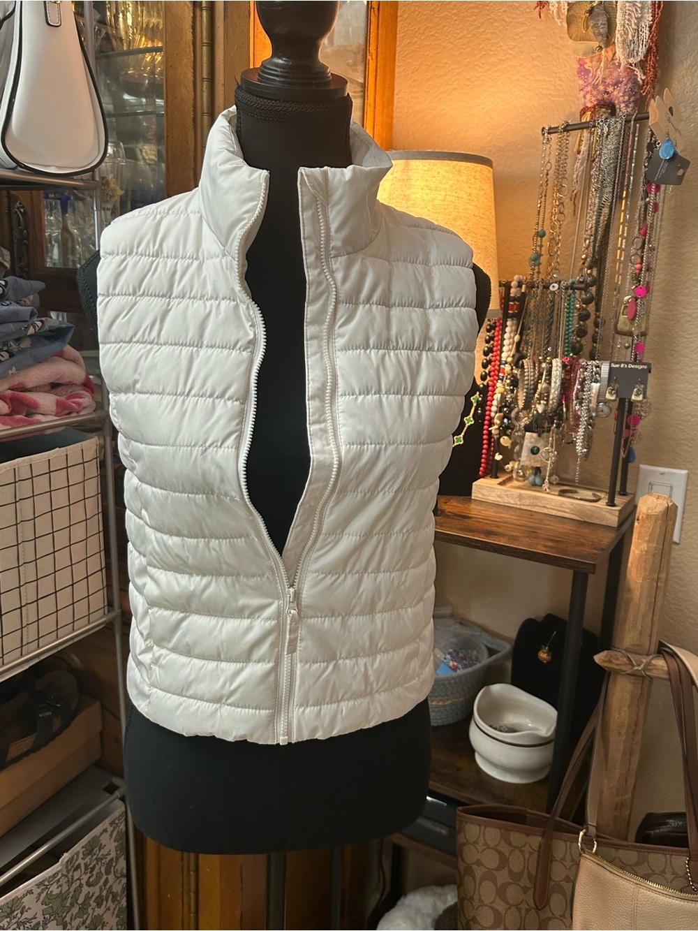 Old Navy White Quilted Puffer Vest - Lightweight Stand Collar